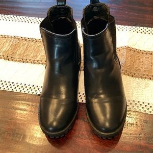 Really cute chunky black ankle boots worn once.